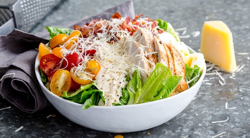 Салат шейла с авокадо и курицей