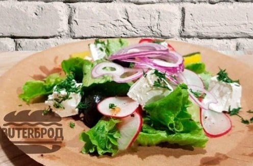 Свежие овощи с сыром